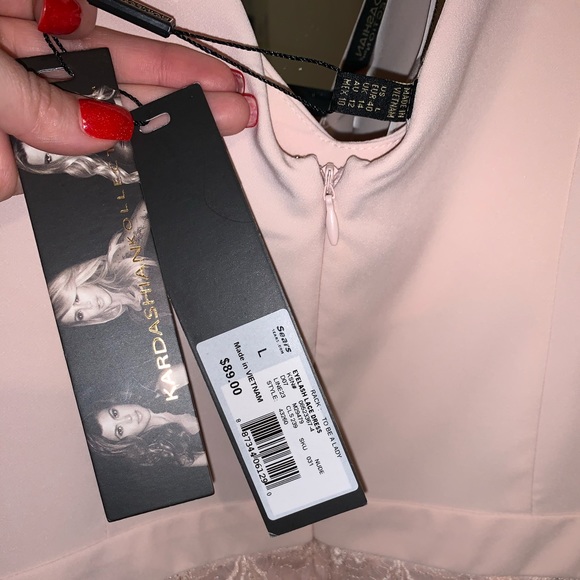 Light pink lace bodycon dress - Picture 2 of 3